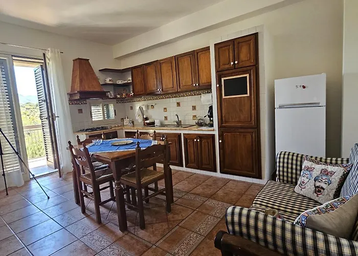 Nika Holiday Home